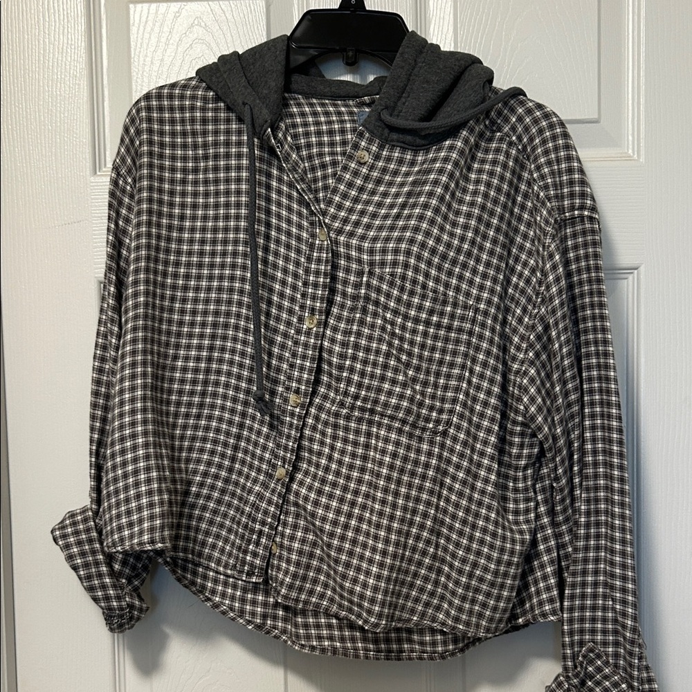 American Eagle Outfitters Black and Gray Plaid Cropped Hooded Button Down.